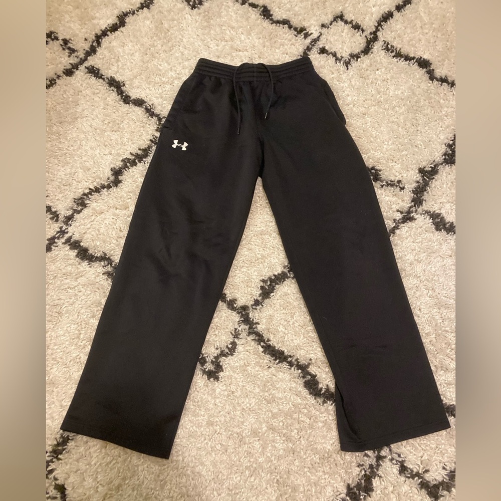 Men’s Under Armour sweatpants with drawstring